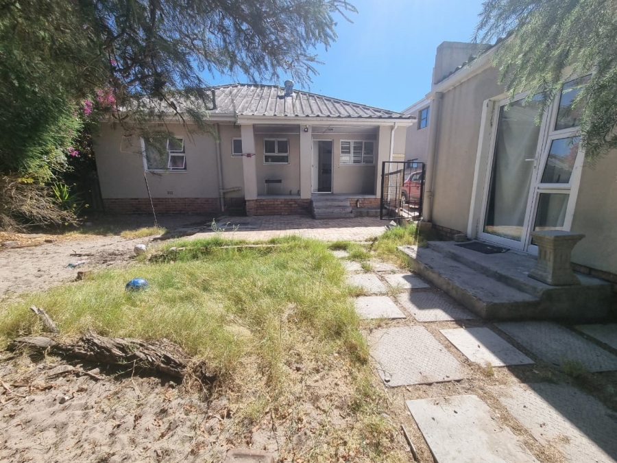 3 Bedroom Property for Sale in Oakdale Western Cape
